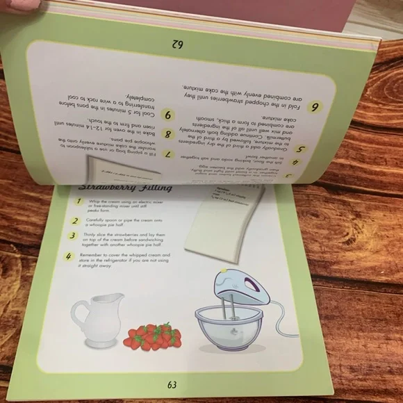 Whoopie Pies and Cake Pops Recipe Book - Picture 2 of 7